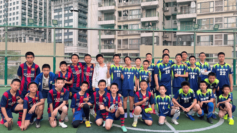 关于足球场上精彩纷呈，球员风采十足的信息