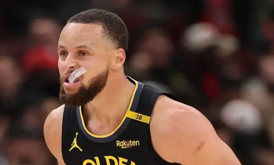 勇士巨头出击库里强势表现领队取得胜利 勇士巨头出击库里强势表现领队取得胜利