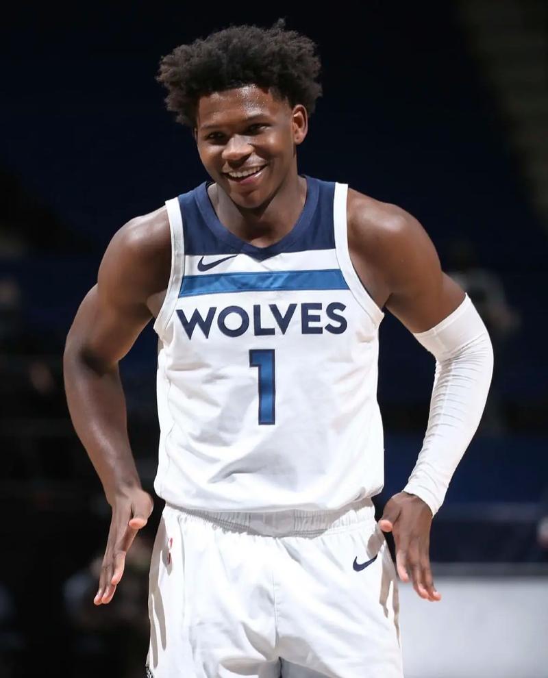 雷霆大胜尼克斯,乔治37分高光表现 雷霆大胜尼克斯,乔治37分高光表现