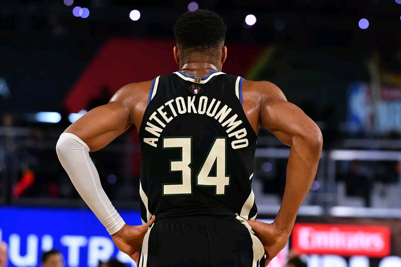 雄鹿大胜马刺，力压西部前三