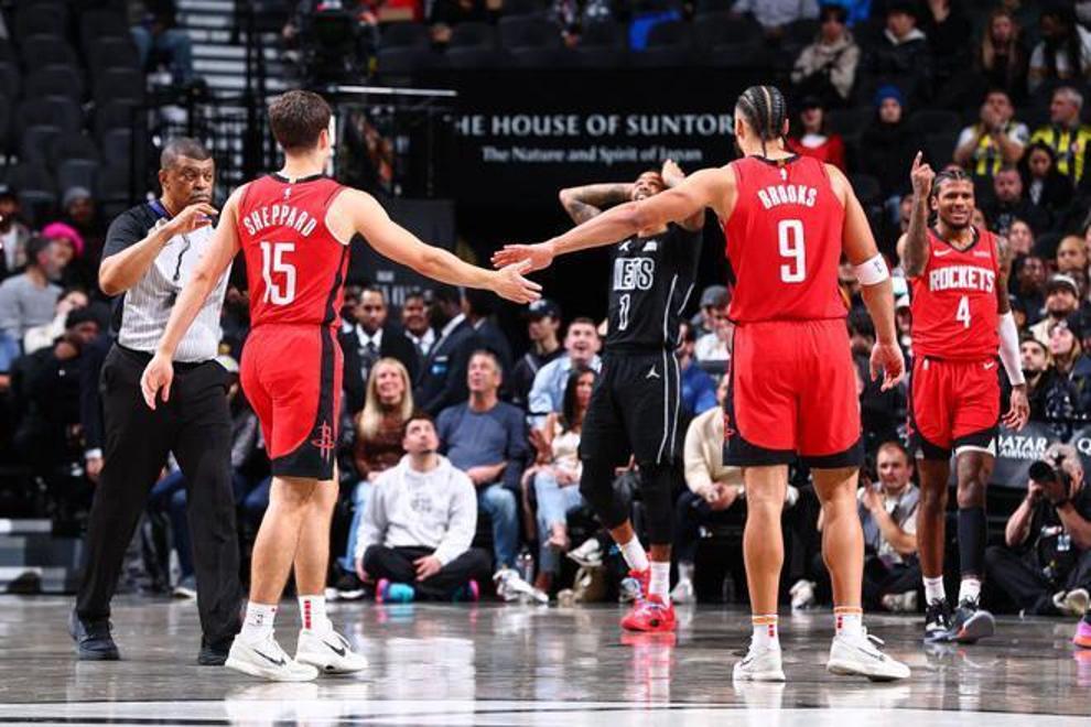 火箭中场失误增多，遭遇惨败连败