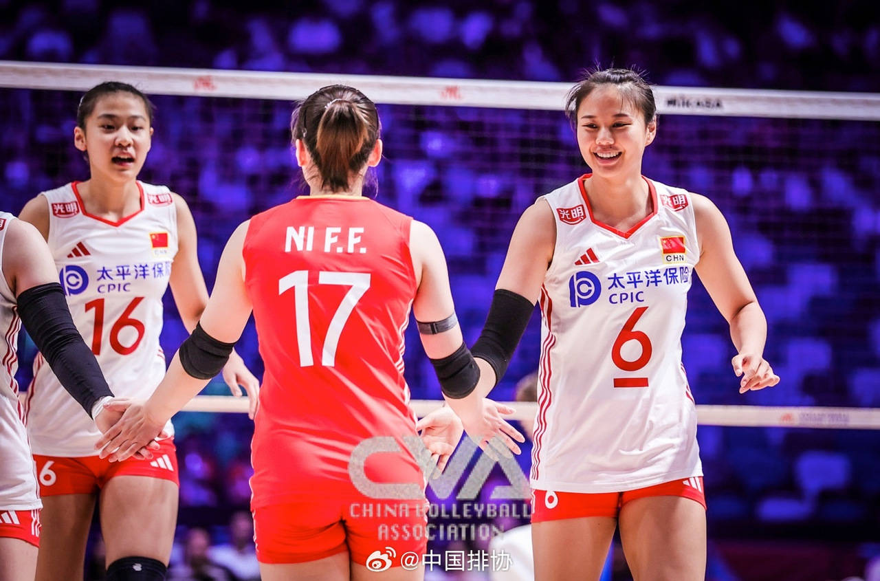 亚运会女排小组赛中国队2-3输给日本银刀反击力克日本排球女神三代 亚运会女排小组赛中国队2-3输给日本银刀反击力克日本排球女神三代