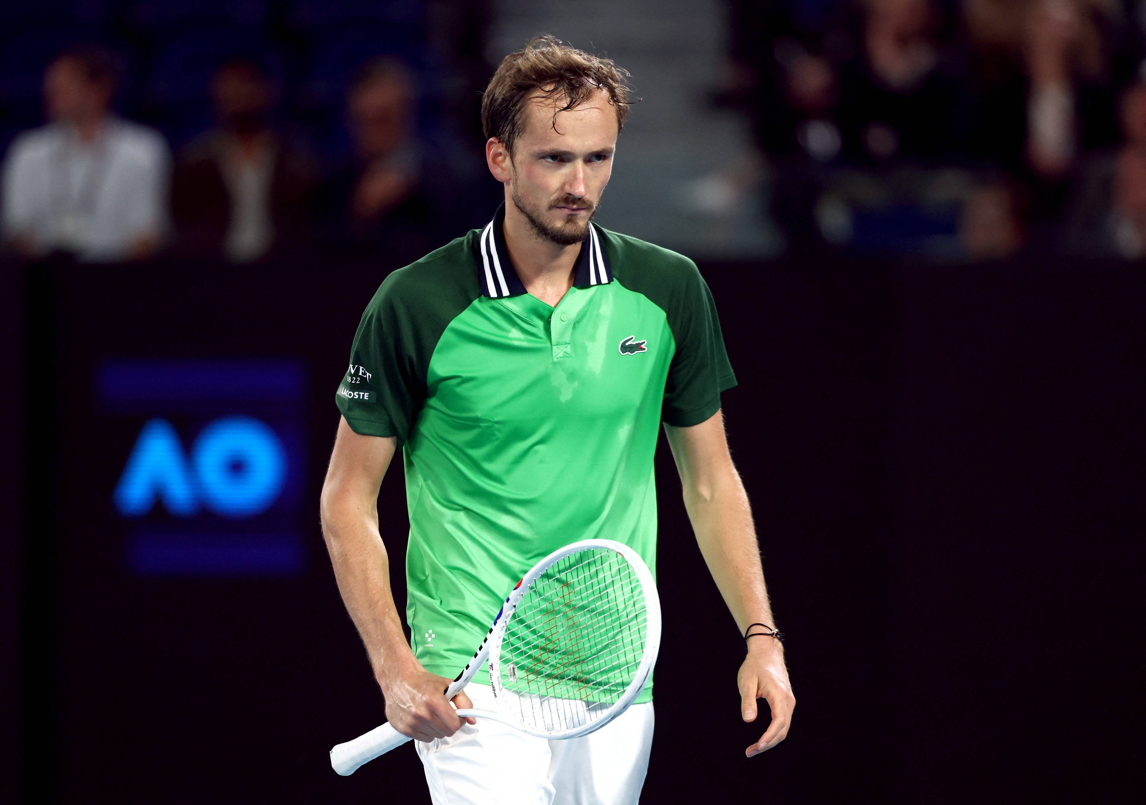 包含戴维斯杯轻取ATP总决赛，梅德韦杰夫统治全场的词条